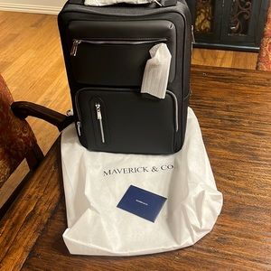 Maverick & Co Explorer Light Backpack - Never used and still has protective bag